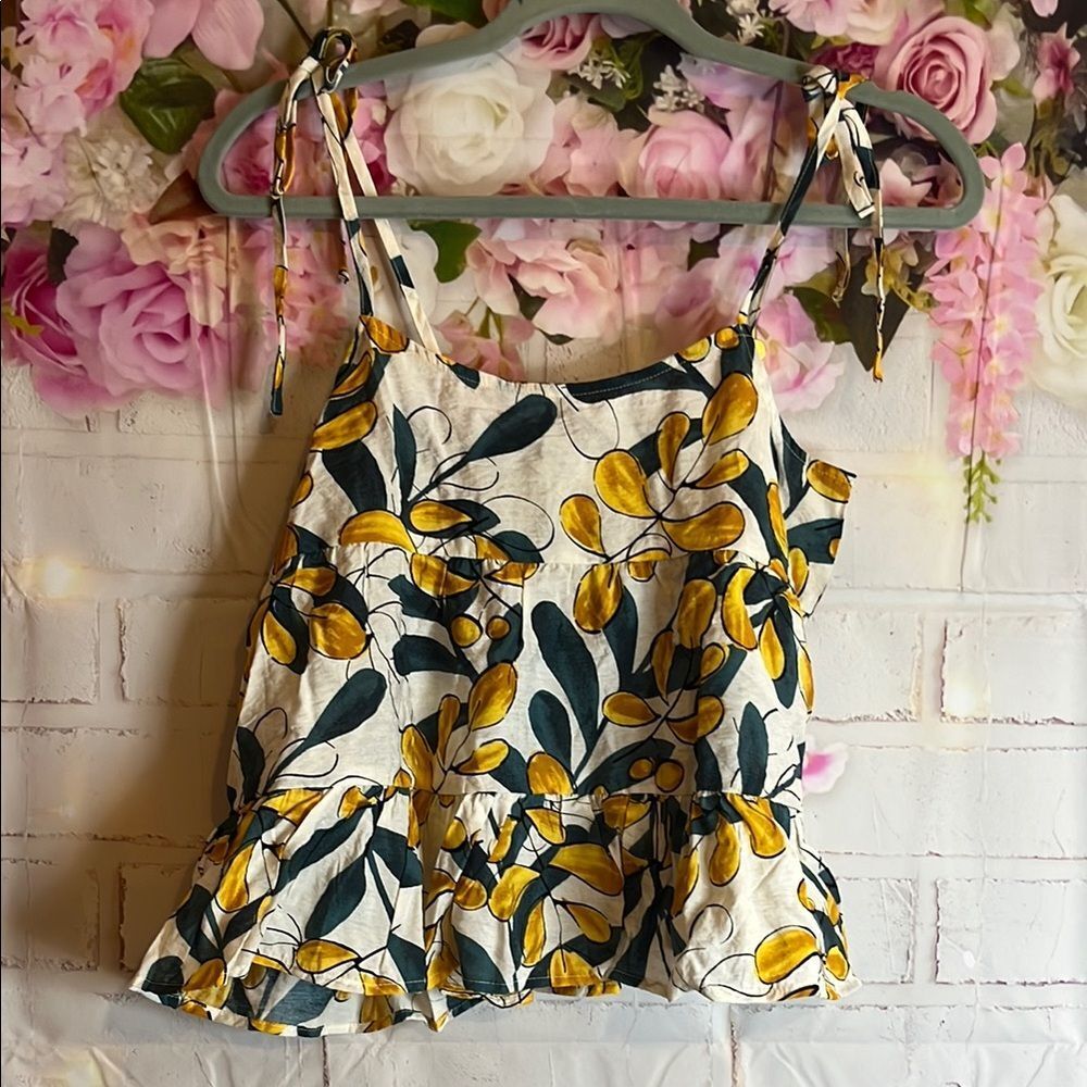 Mine size small Floral Print Women's Sleeveless tie Top